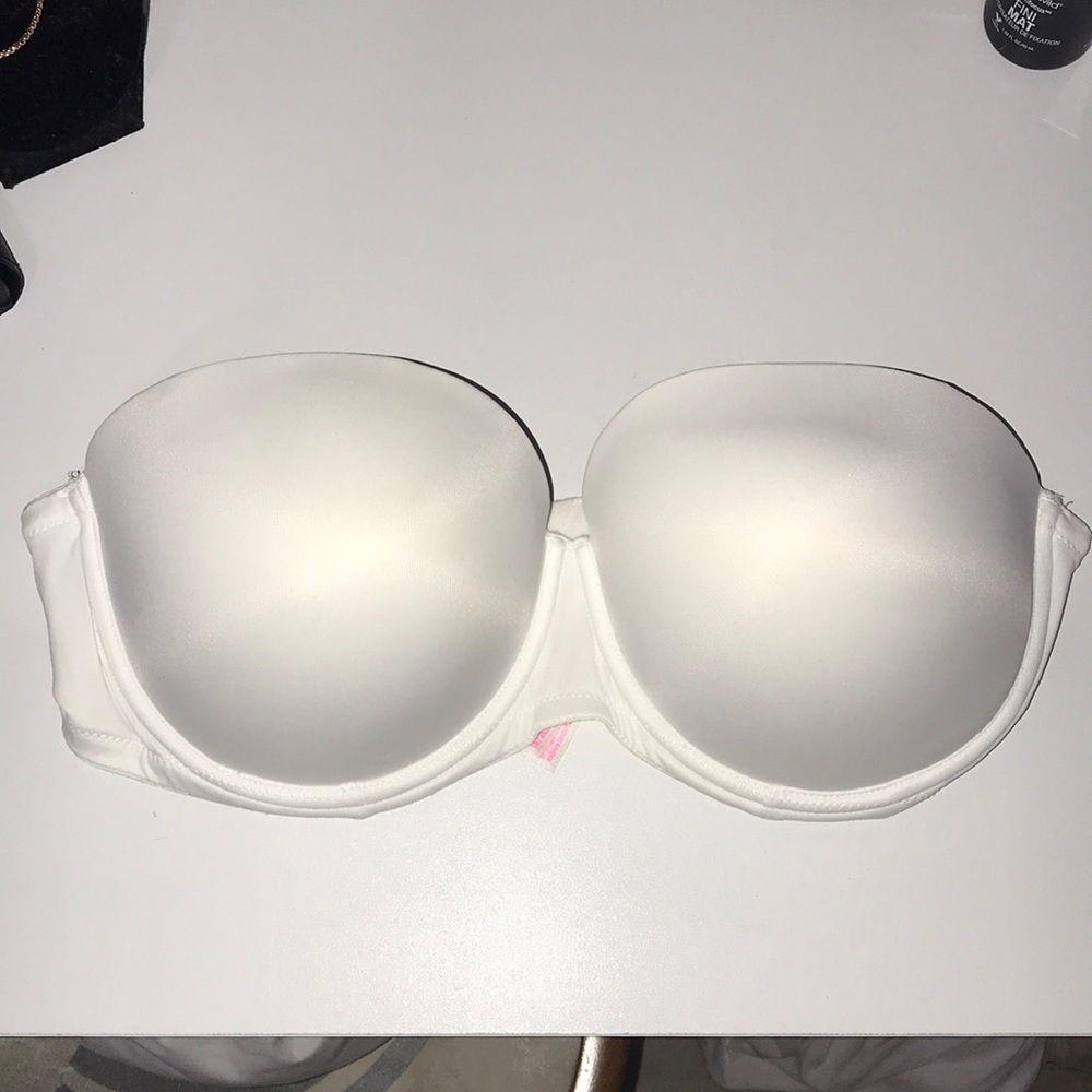 VS PINK strapless (comes with straps) bra!